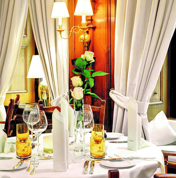 Gourmet-Menü mit Weinen